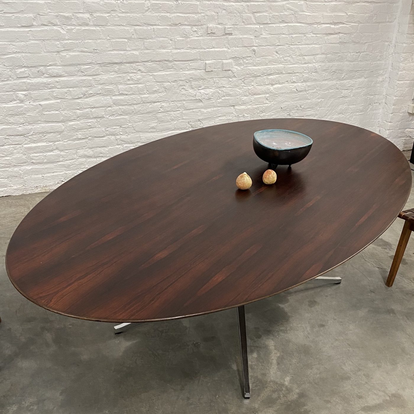 objet-vagabond-knoll-table0010