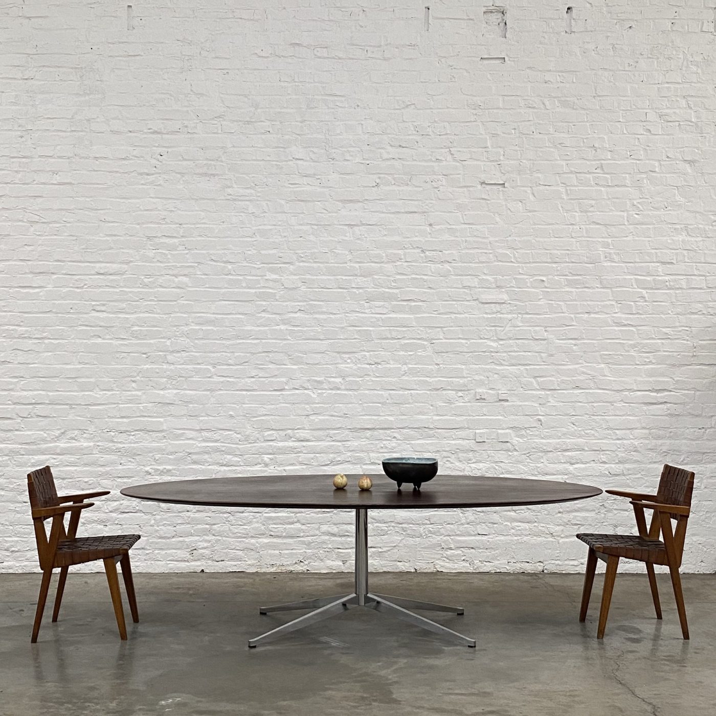 objet-vagabond-knoll-table0012