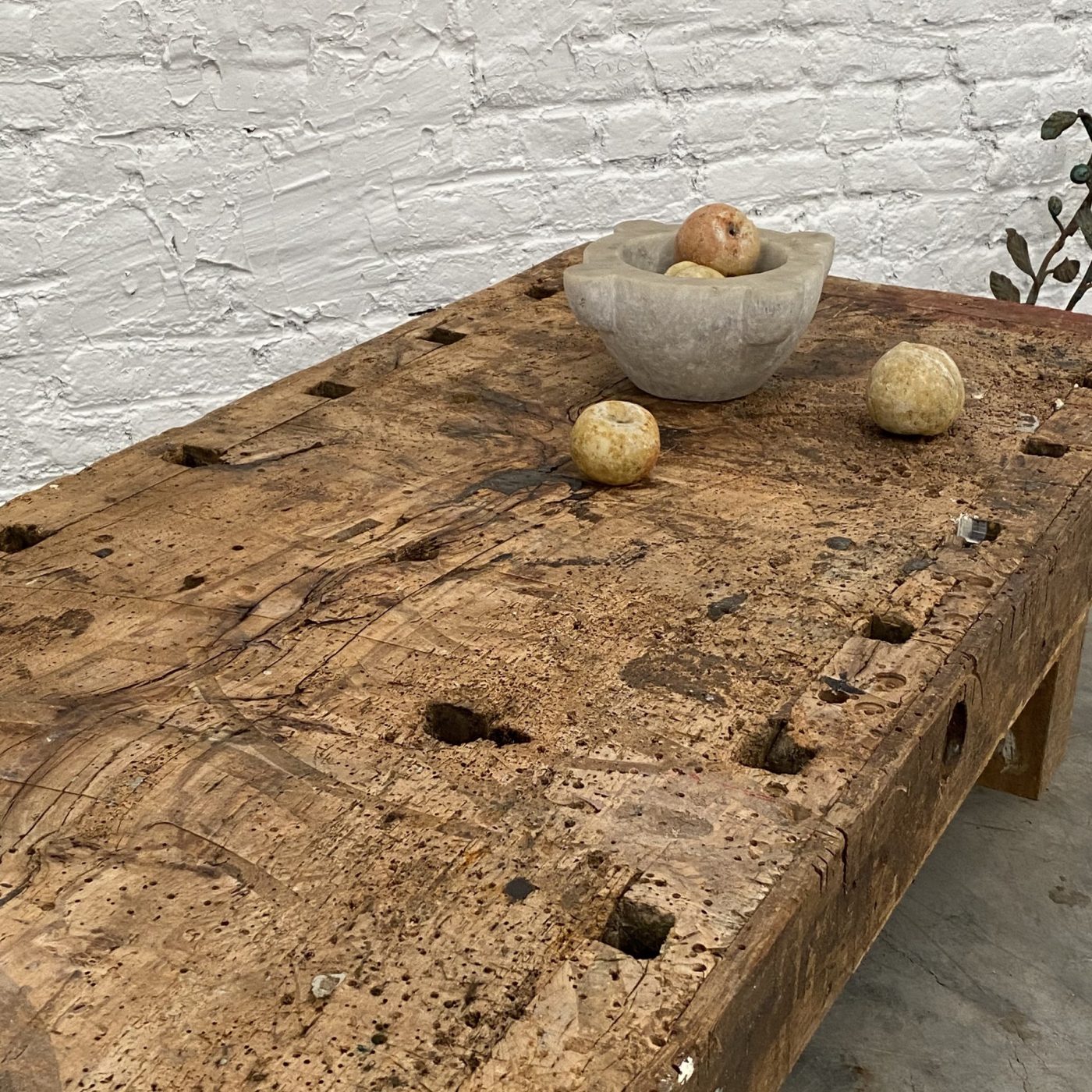 objet-vagabond-primitive-coffeetable0005