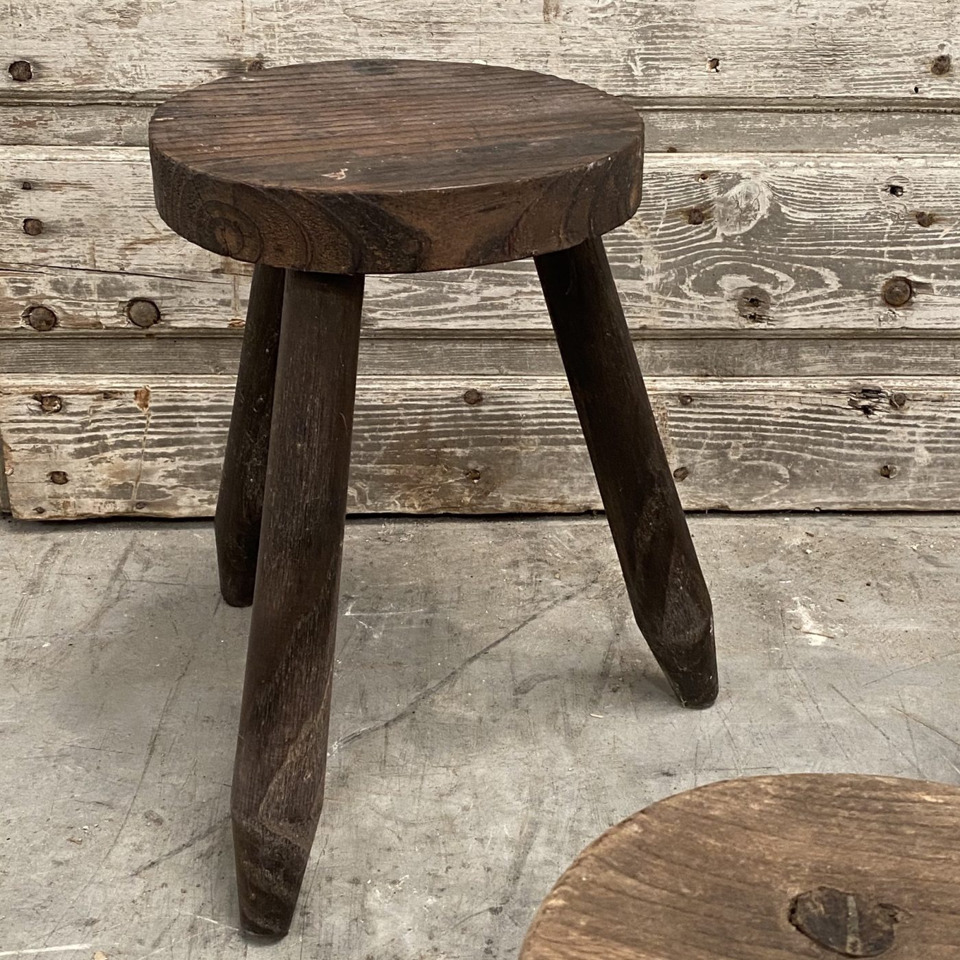 objet-vagabond-primitive-stools0001