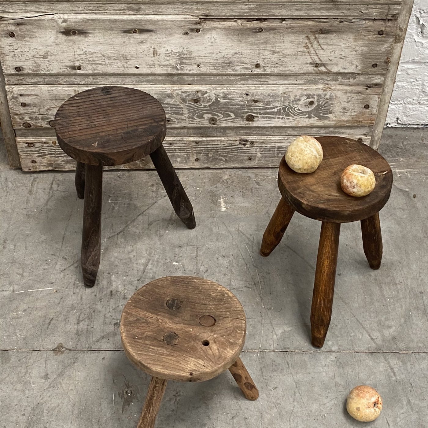 objet-vagabond-primitive-stools0002