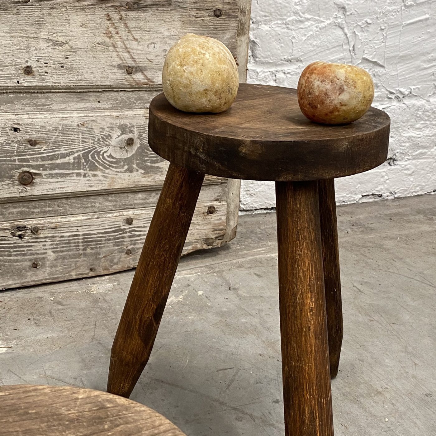 objet-vagabond-primitive-stools0003