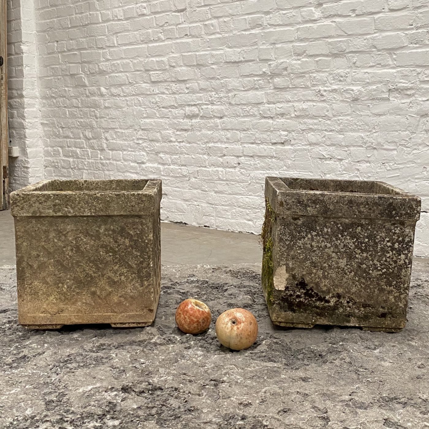 objet-vagabond-concrete-planters0009