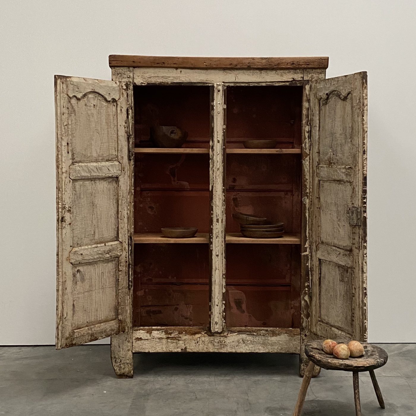 objet-vagabond-painted-cupboard0006