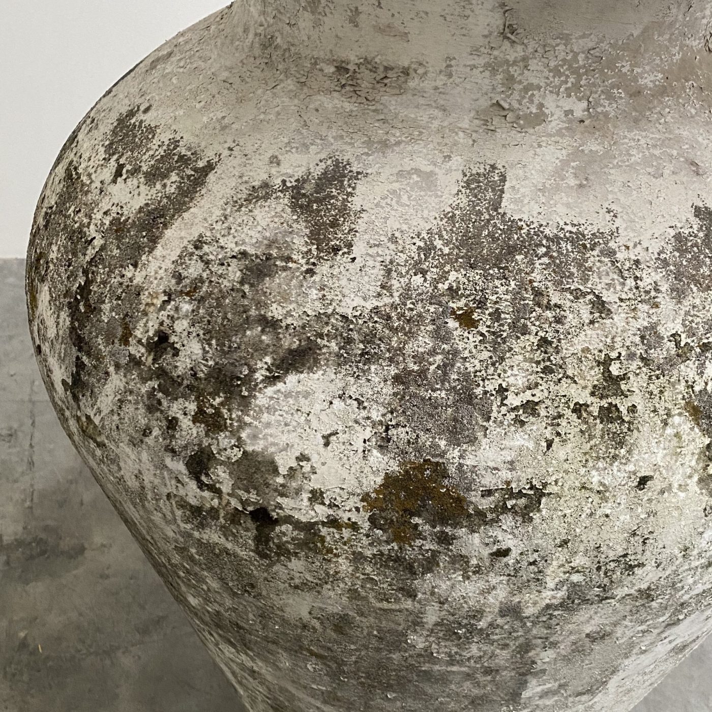 objet-vagabond-concrete-vase0001