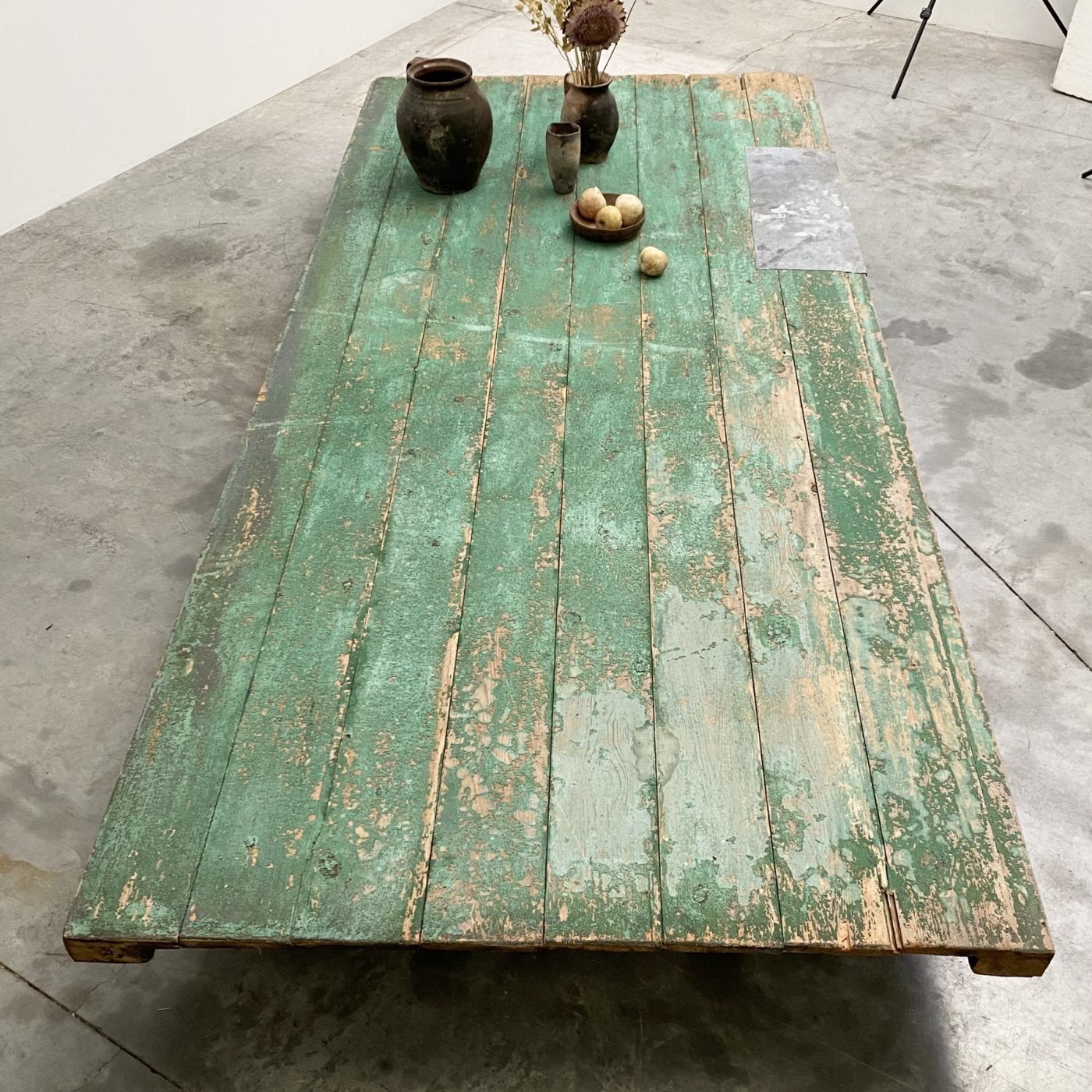 objet-vagabond-huge-coffeetable0008