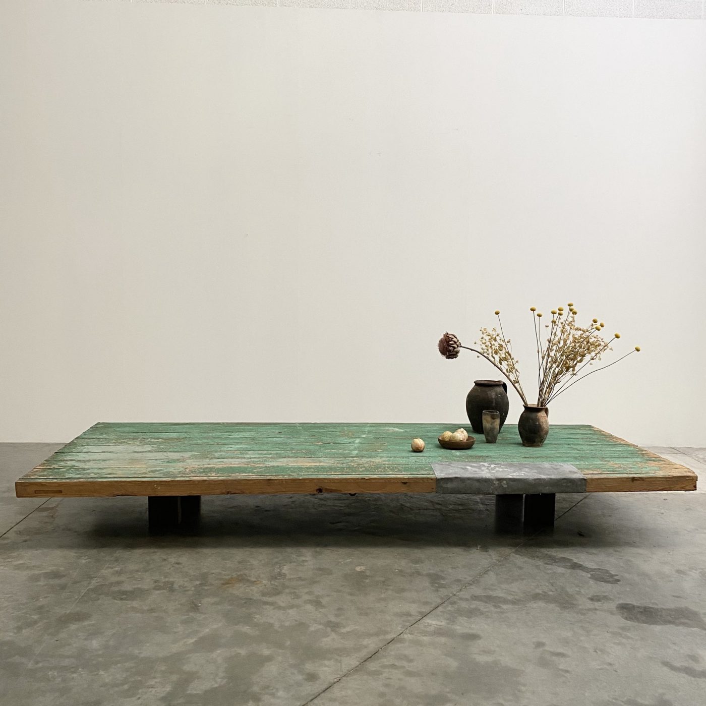 objet-vagabond-huge-coffeetable0009