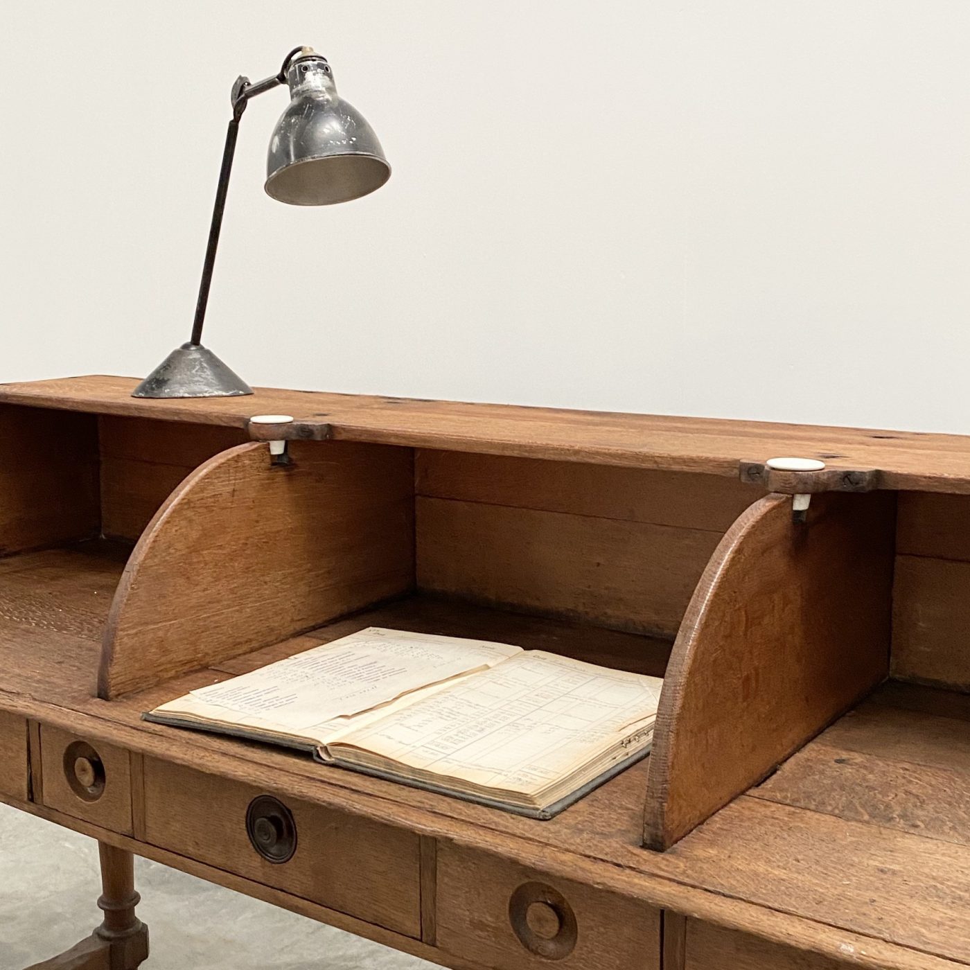 objet-vagabond-large-desk0000