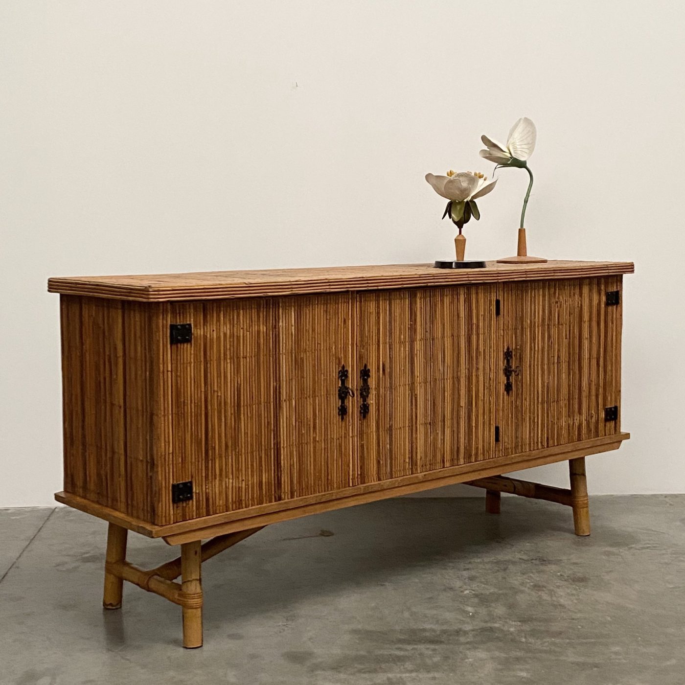 objet-vagabond-rattan-sideboard0000