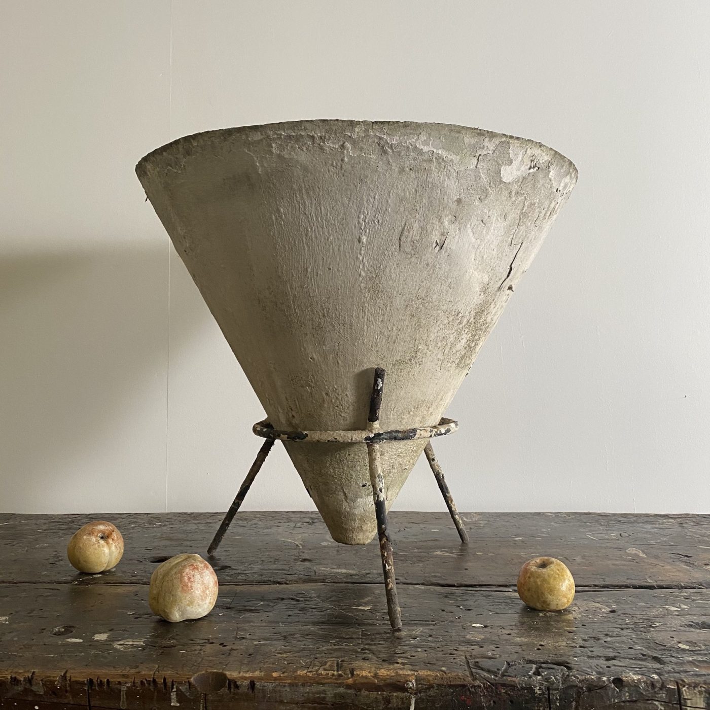 objet-vagabond-concrete-planter0001