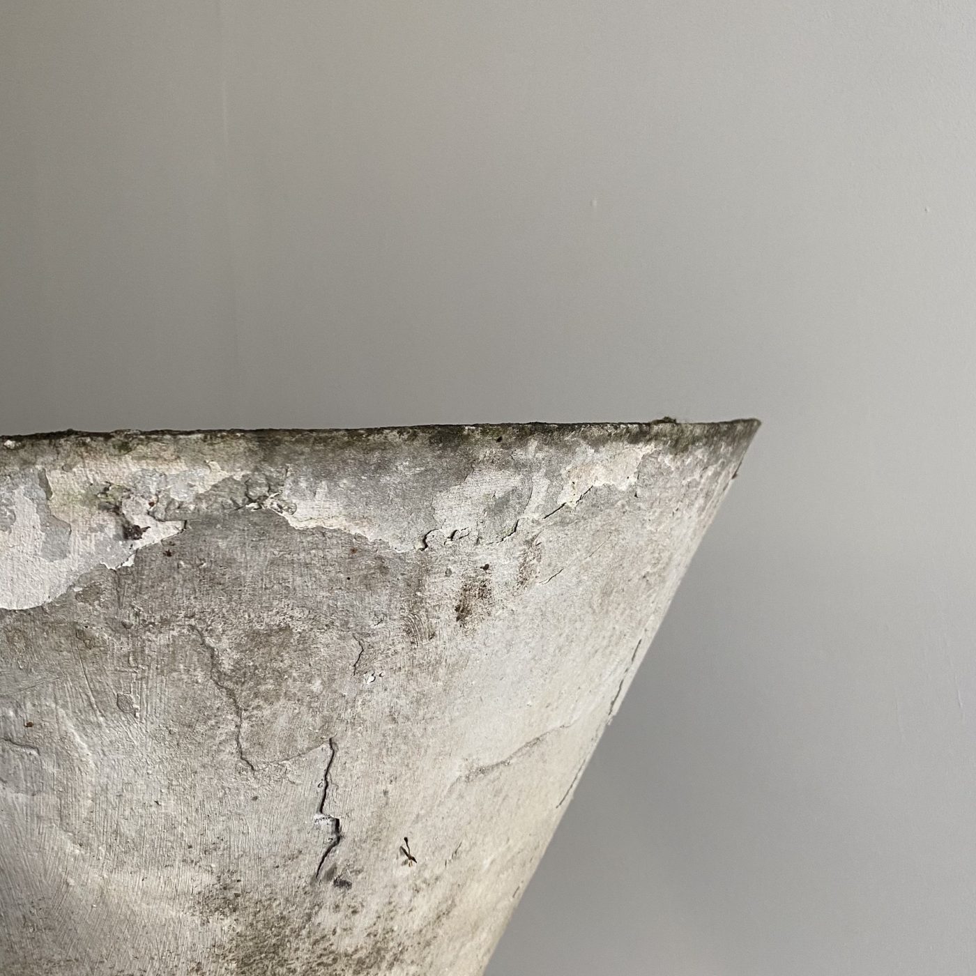 objet-vagabond-concrete-planter0004