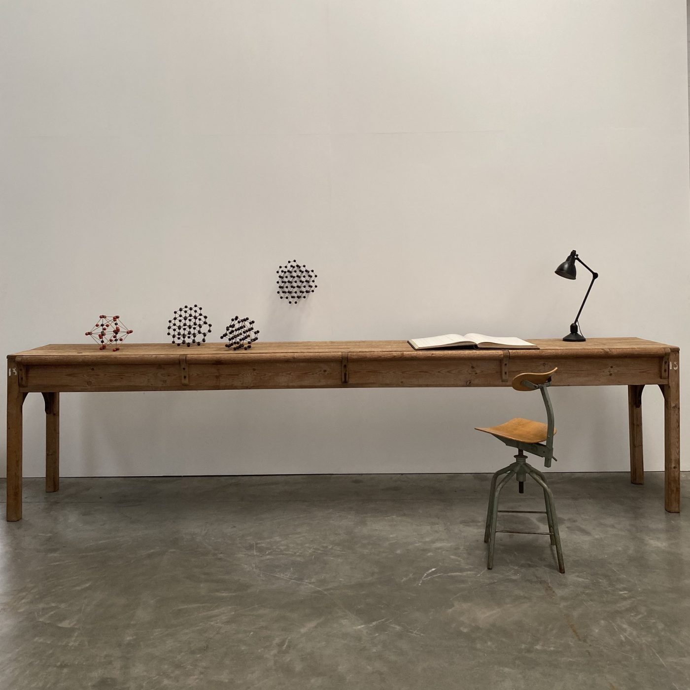 objet-vagabond-large-worktable0000