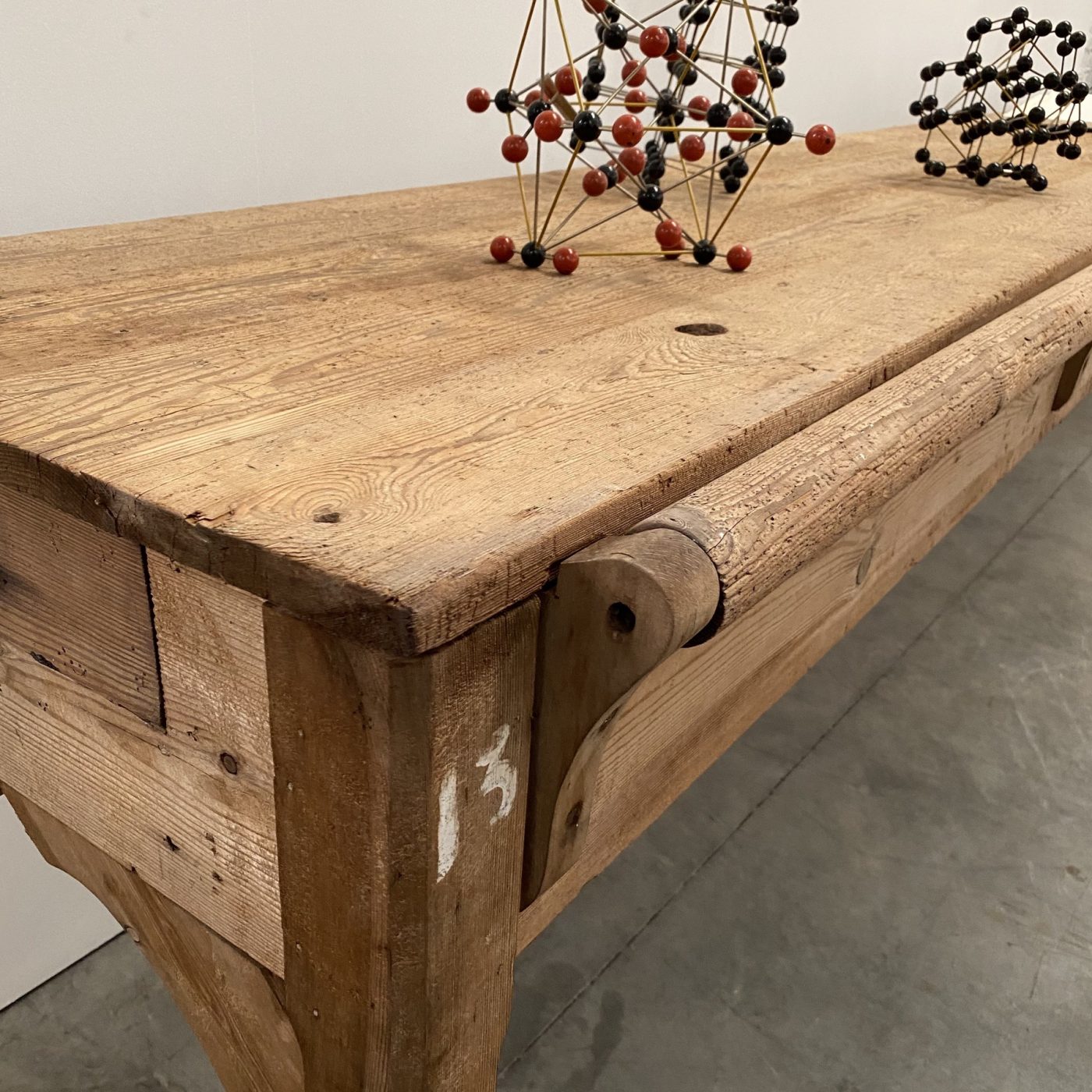 objet-vagabond-large-worktable0003