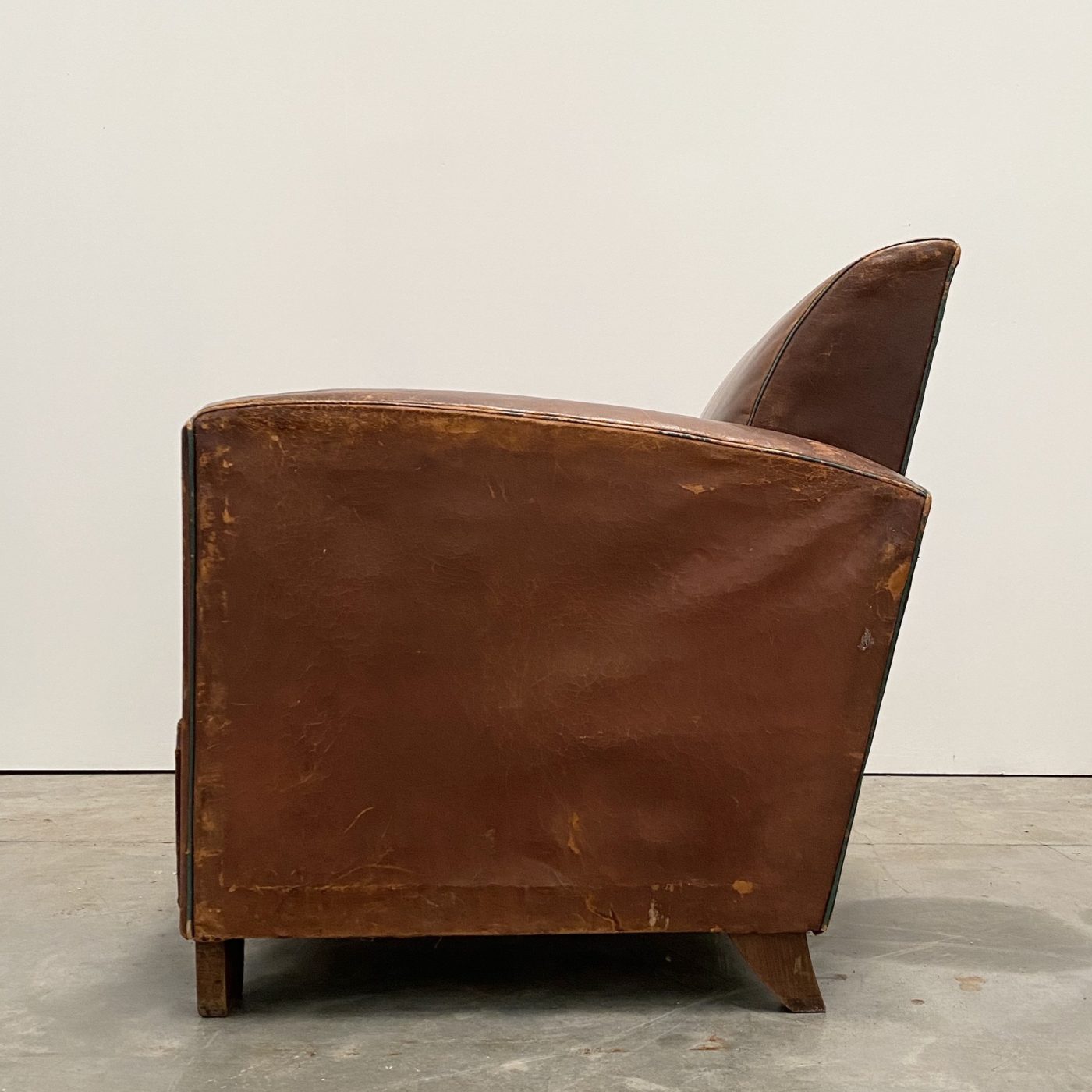 objet-vagabond-leather-chair0005