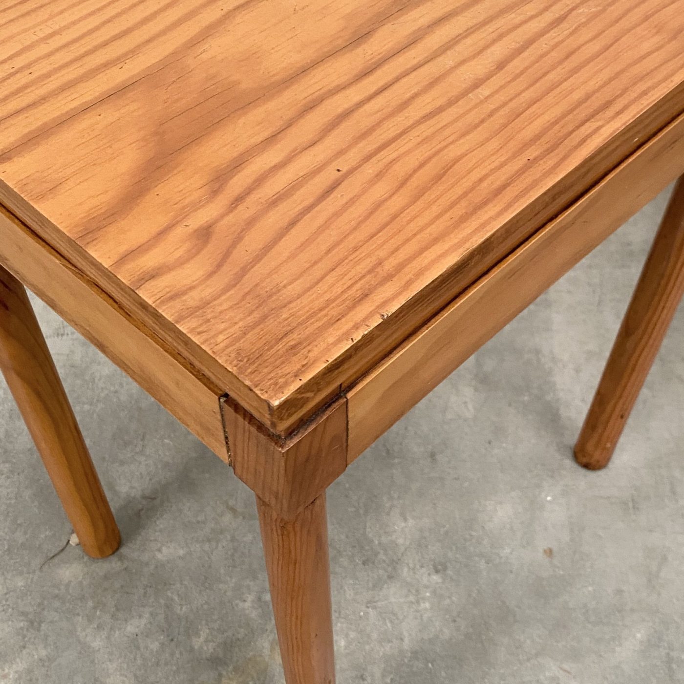 objet-vagabond-midcentury-sidetables0004