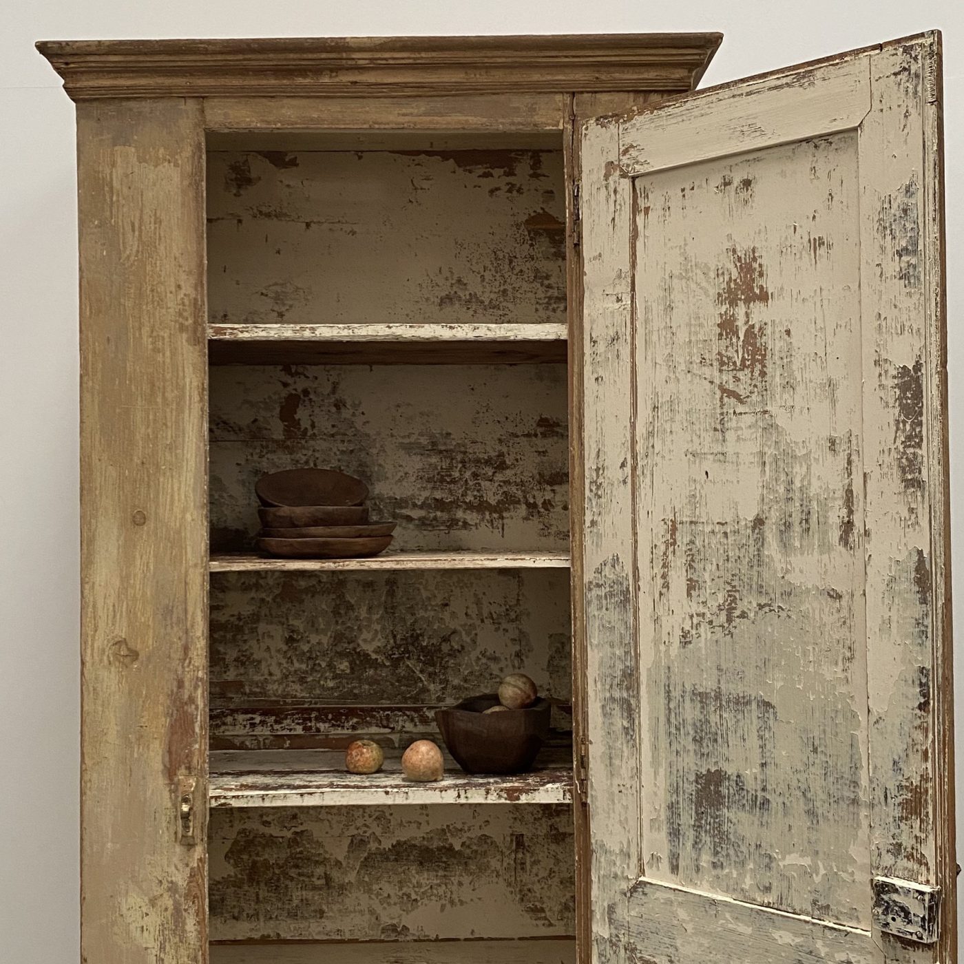 objet-vagabond-painted-cabinet0001