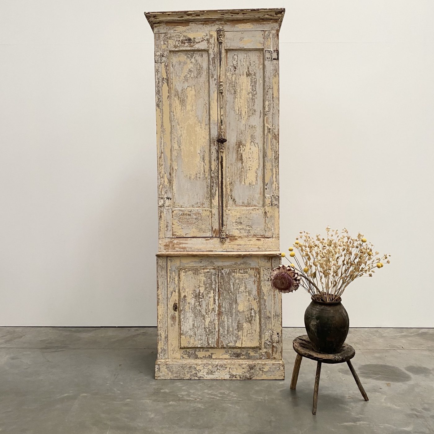 objet-vagabond-painted-cabinet0002