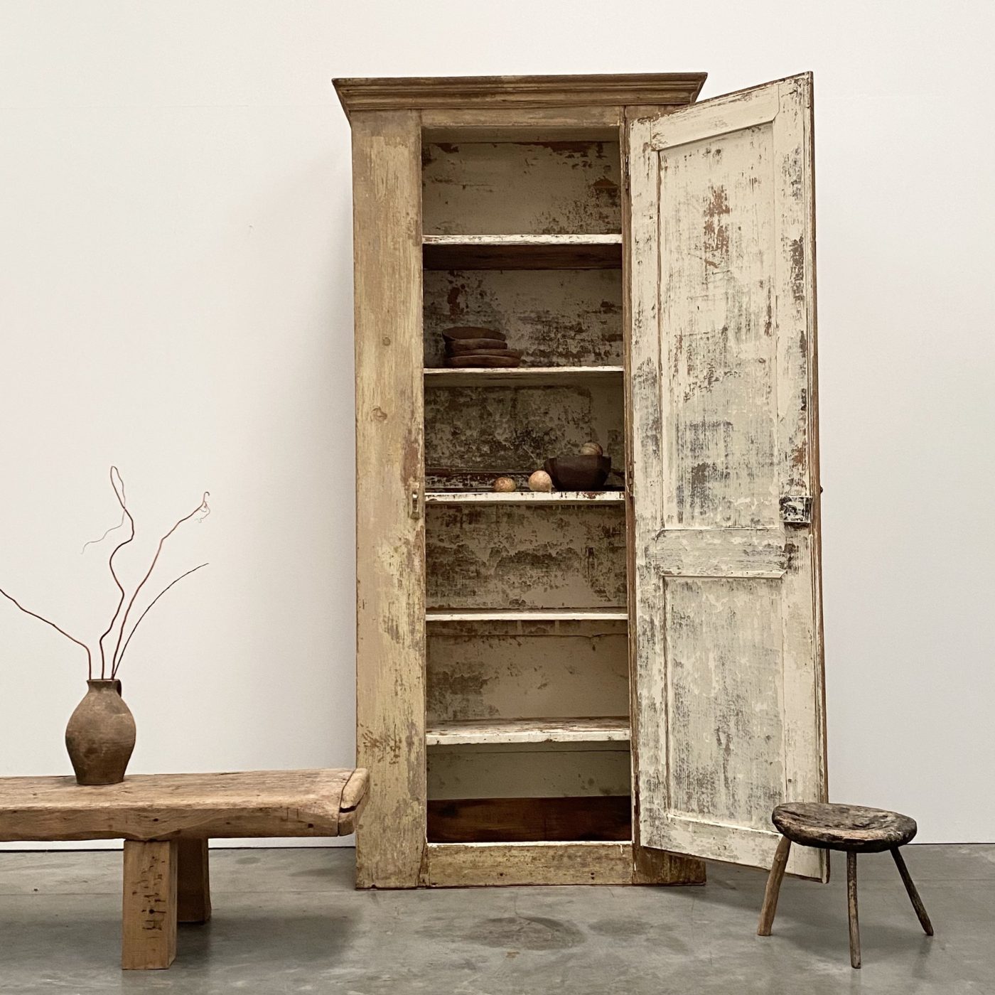 objet-vagabond-painted-cabinet0003