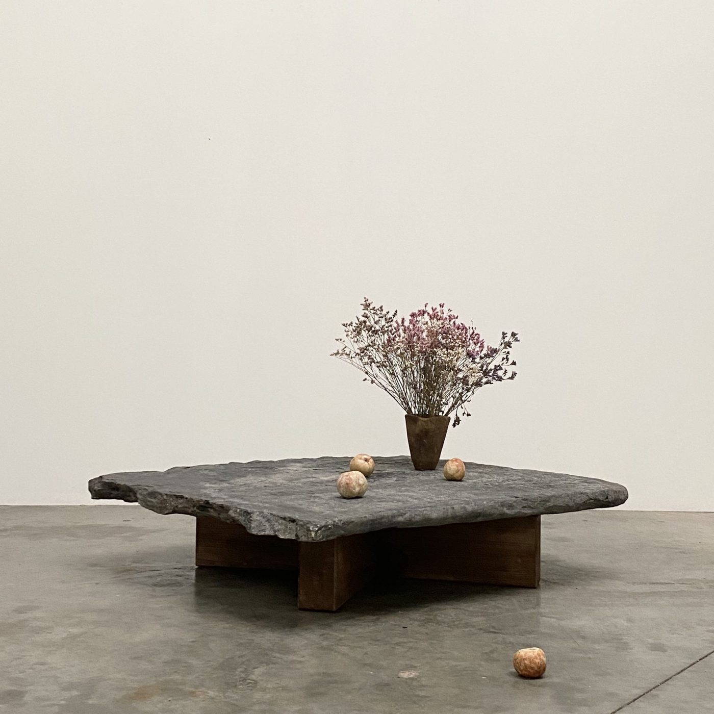 objet-vagabond-stone-table0001