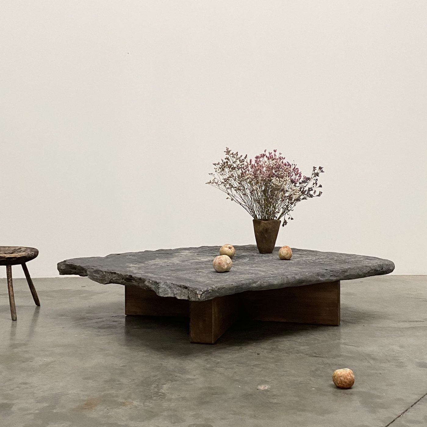 objet-vagabond-stone-table0004