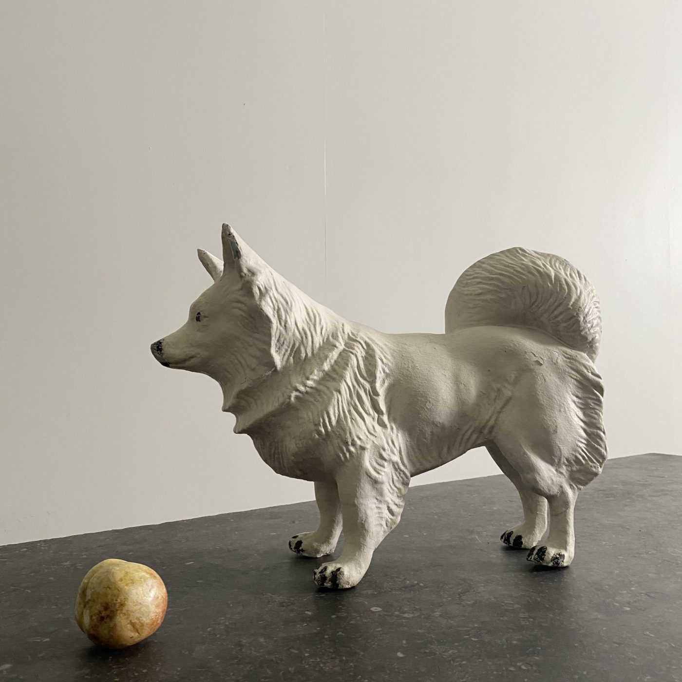 objet-vagabond-concrete-dog0000