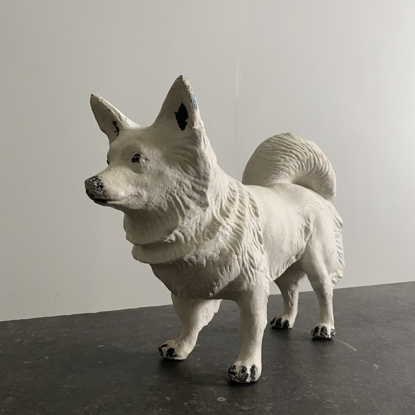 objet-vagabond-concrete-dog0001