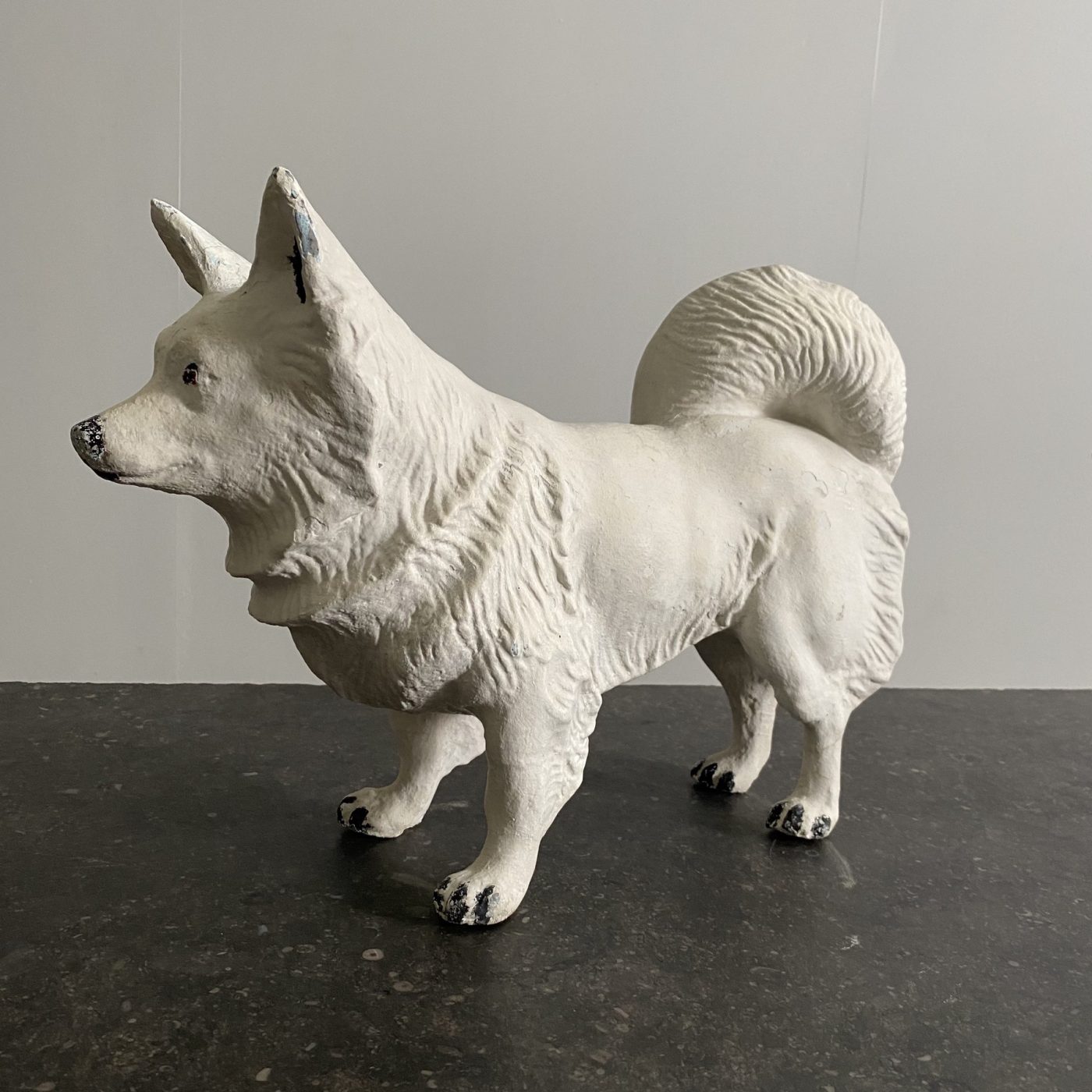 objet-vagabond-concrete-dog0003