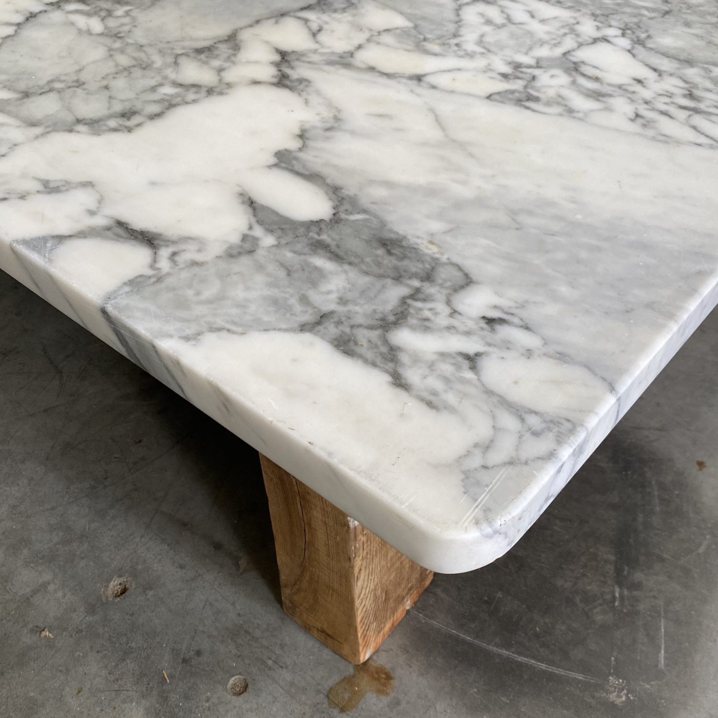 objet-vagabond-marble-table0000