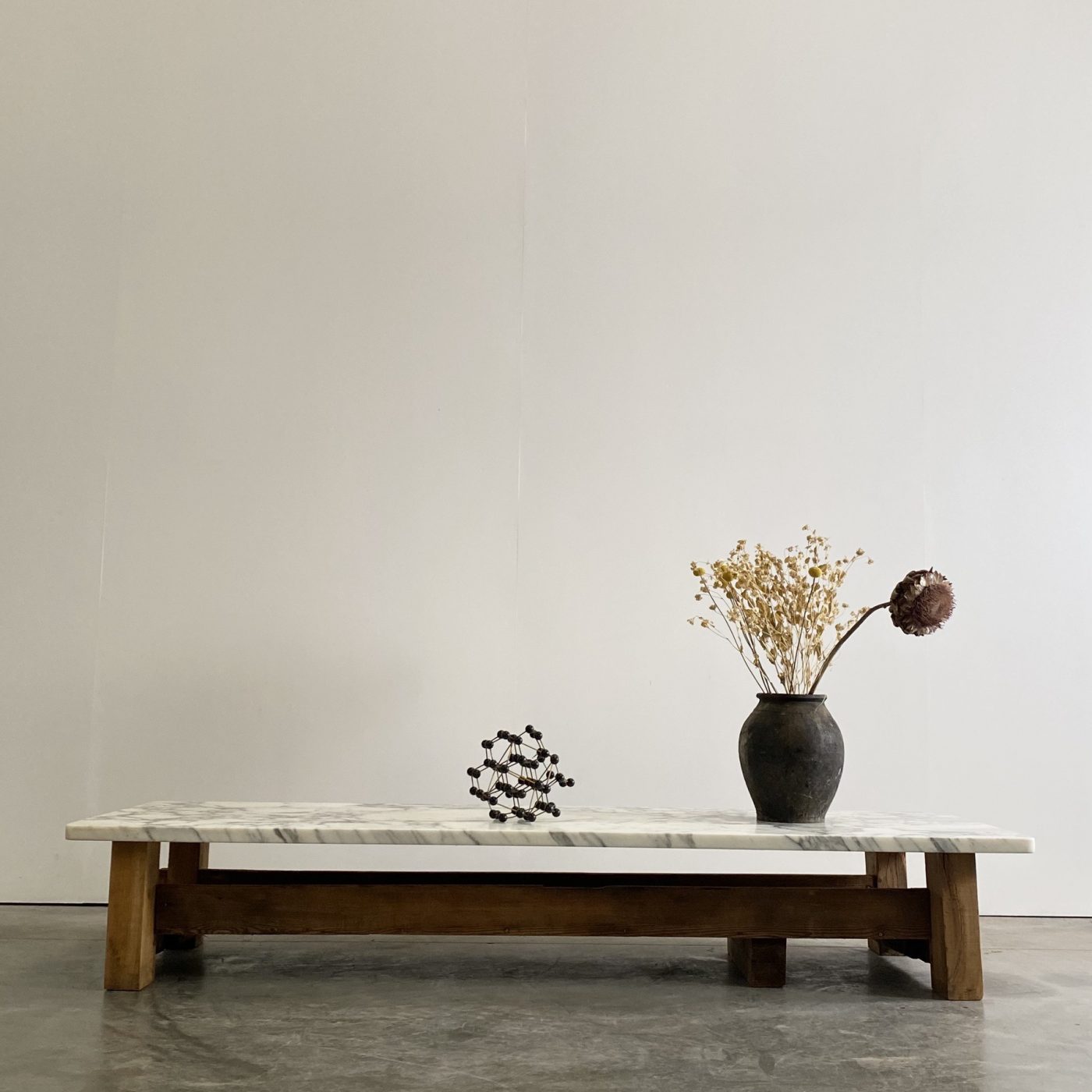 objet-vagabond-marble-table0001