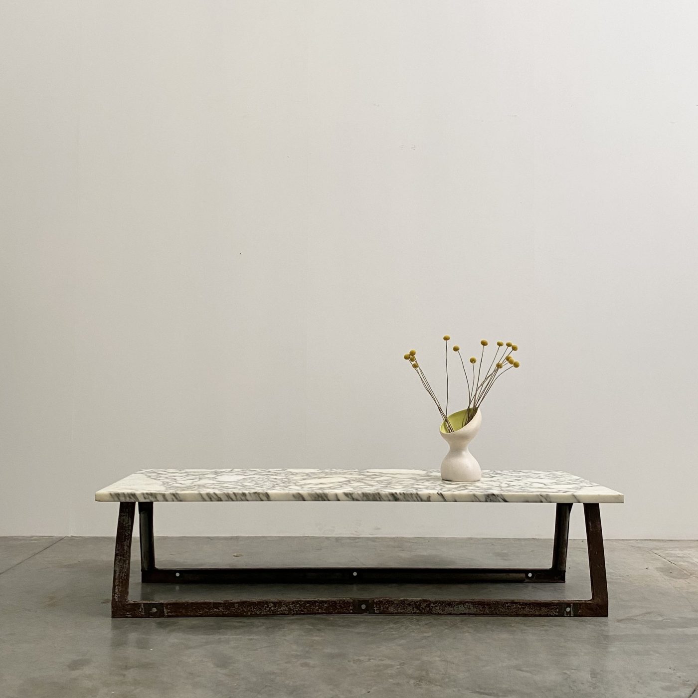 objet-vagabond-marble-table0002