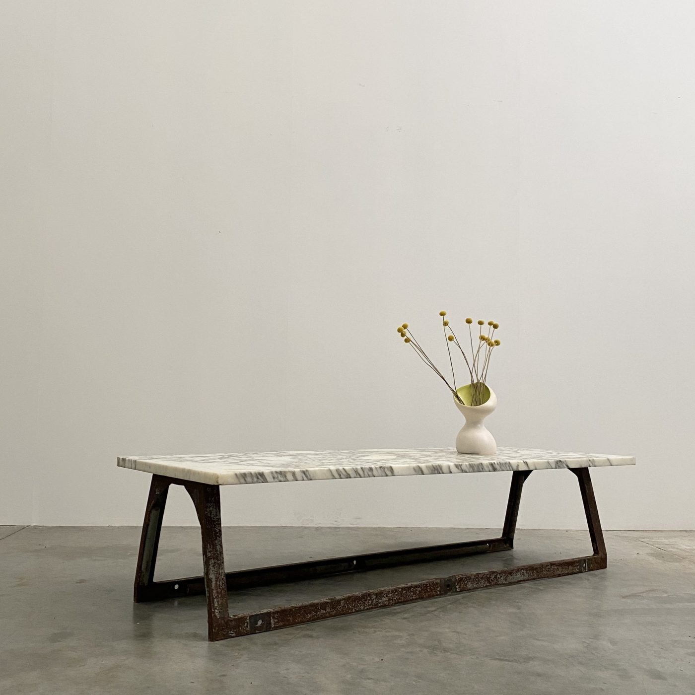 objet-vagabond-marble-table0003