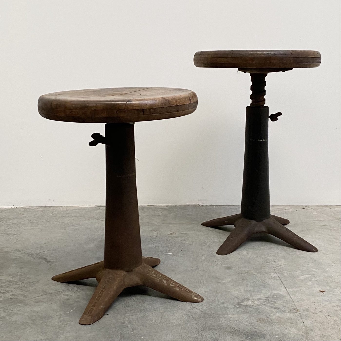 objet-vagabond-singer-stools0002