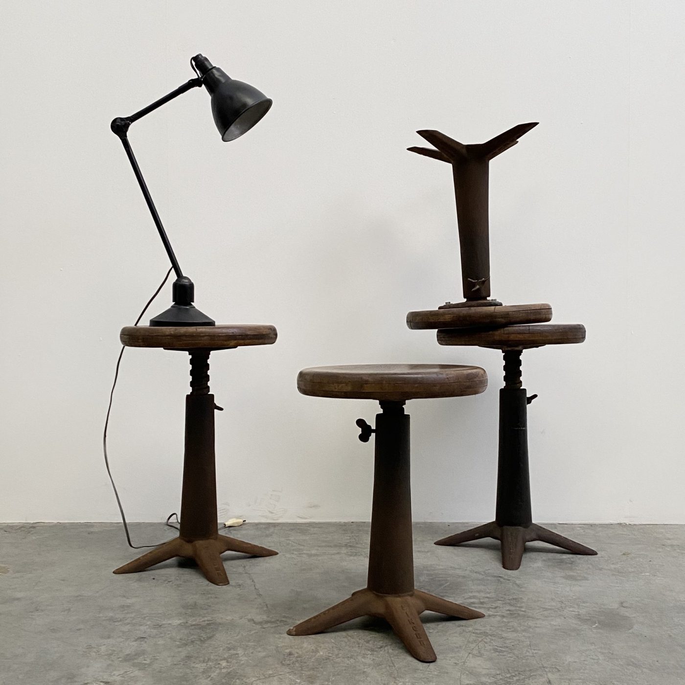 objet-vagabond-singer-stools0003