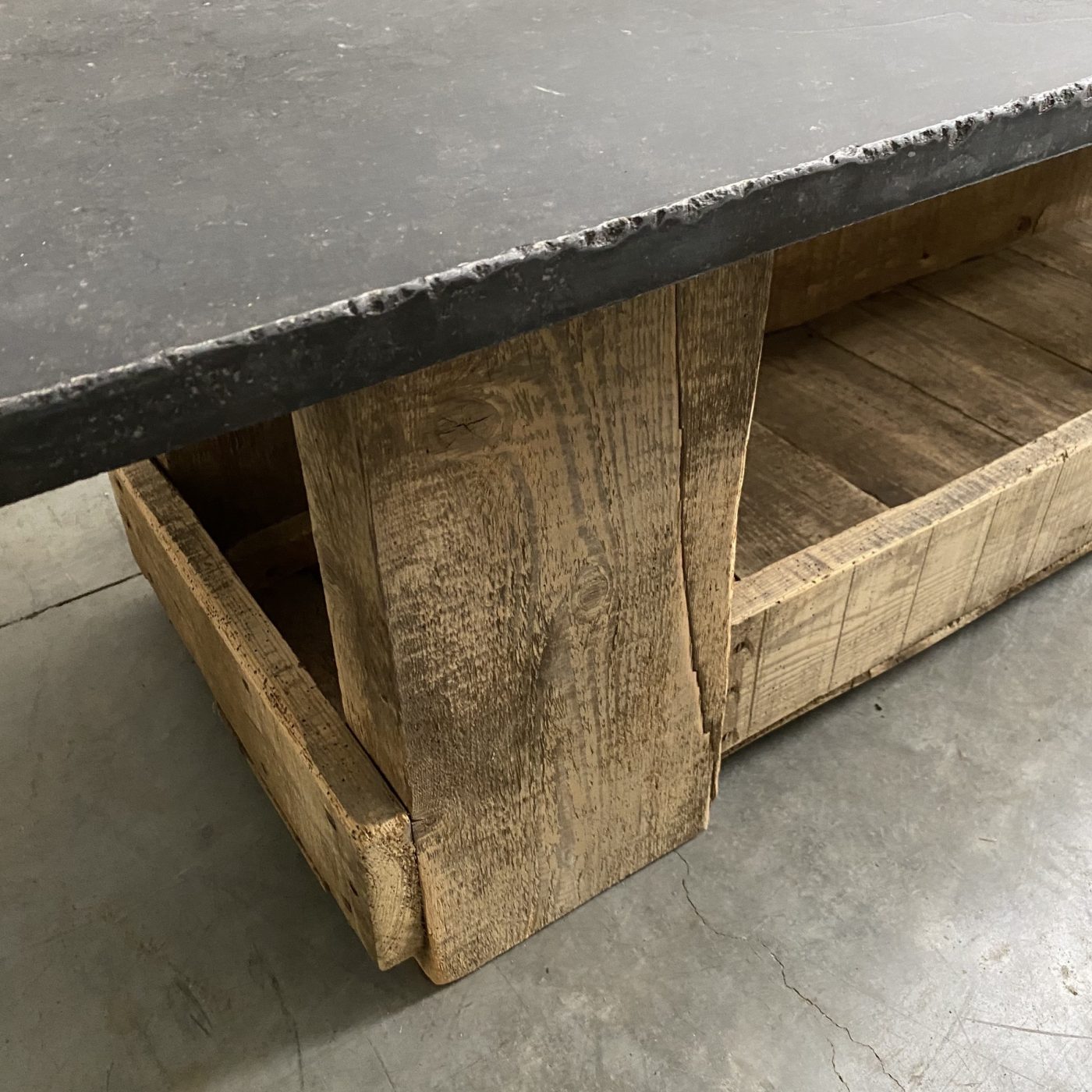 objet-vagabond-stone-coffeetable0001