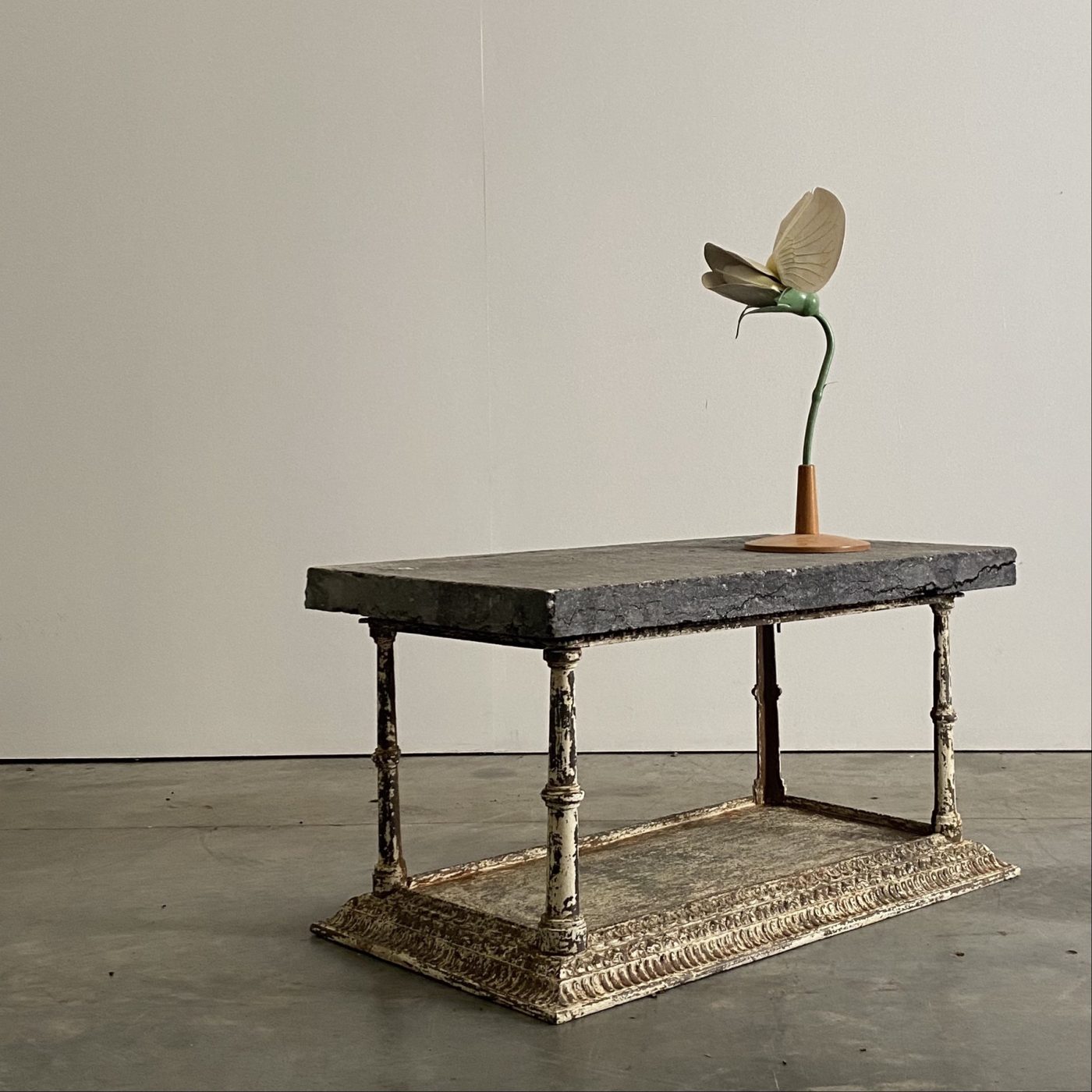 objet-vagabond-stone-table0002