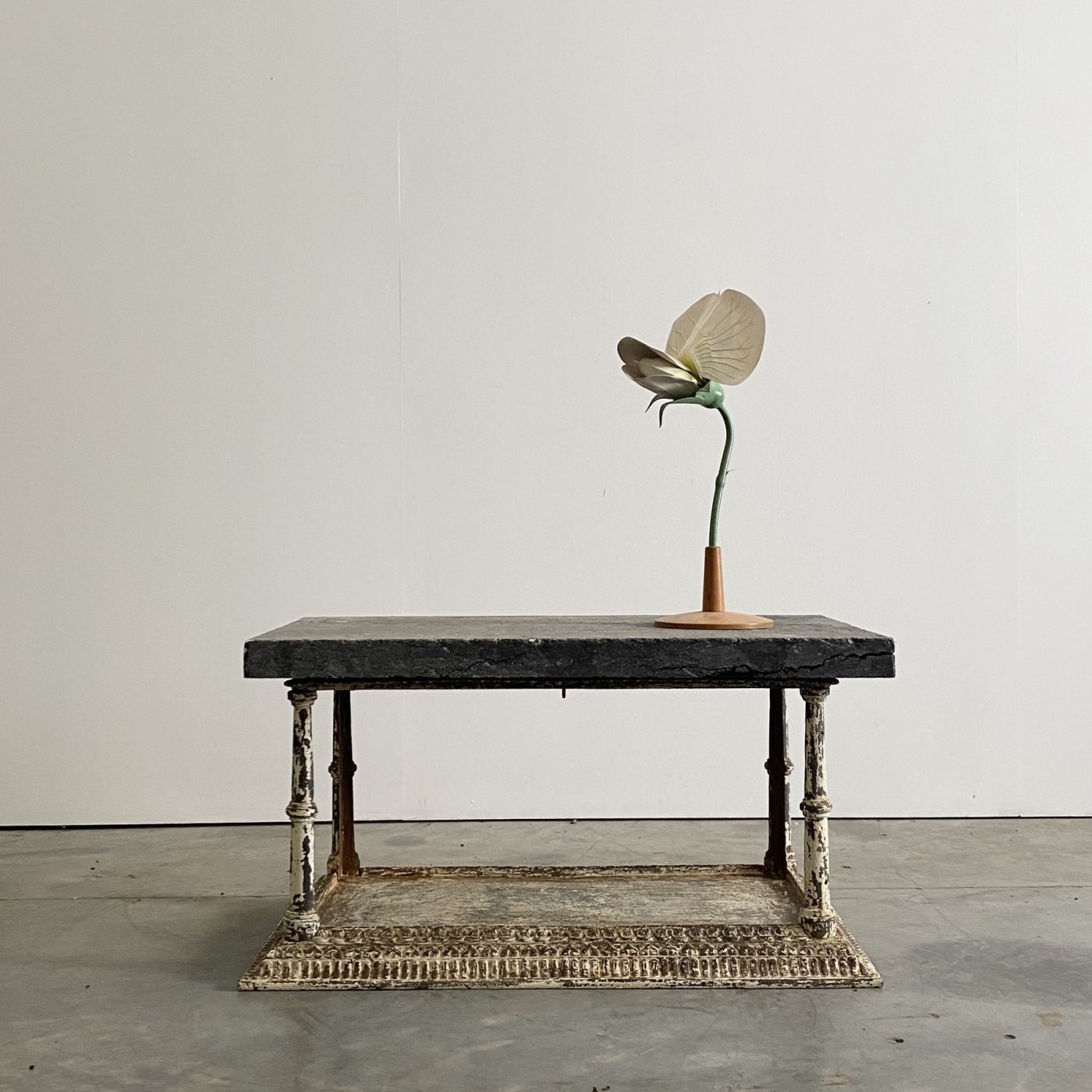 objet-vagabond-stone-table0006