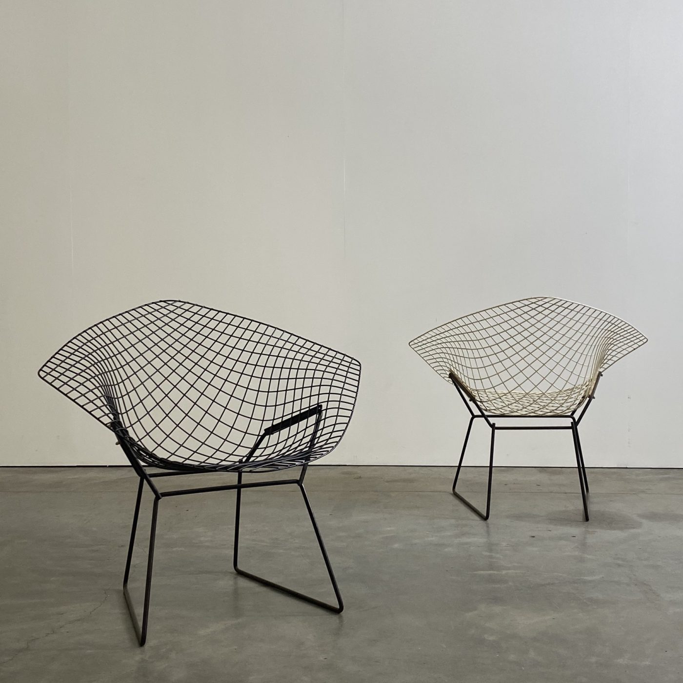 objet-vagabond-bertoia.armchairs0000