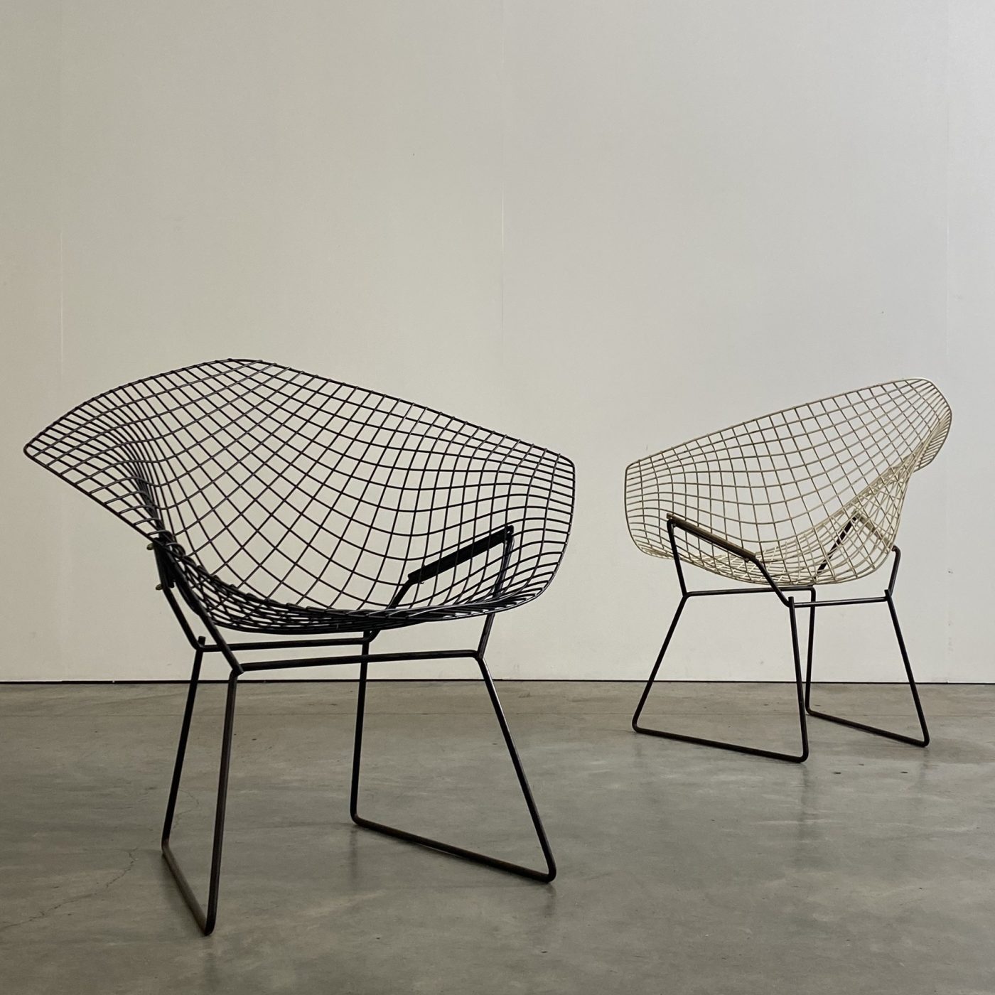 objet-vagabond-bertoia.armchairs0002