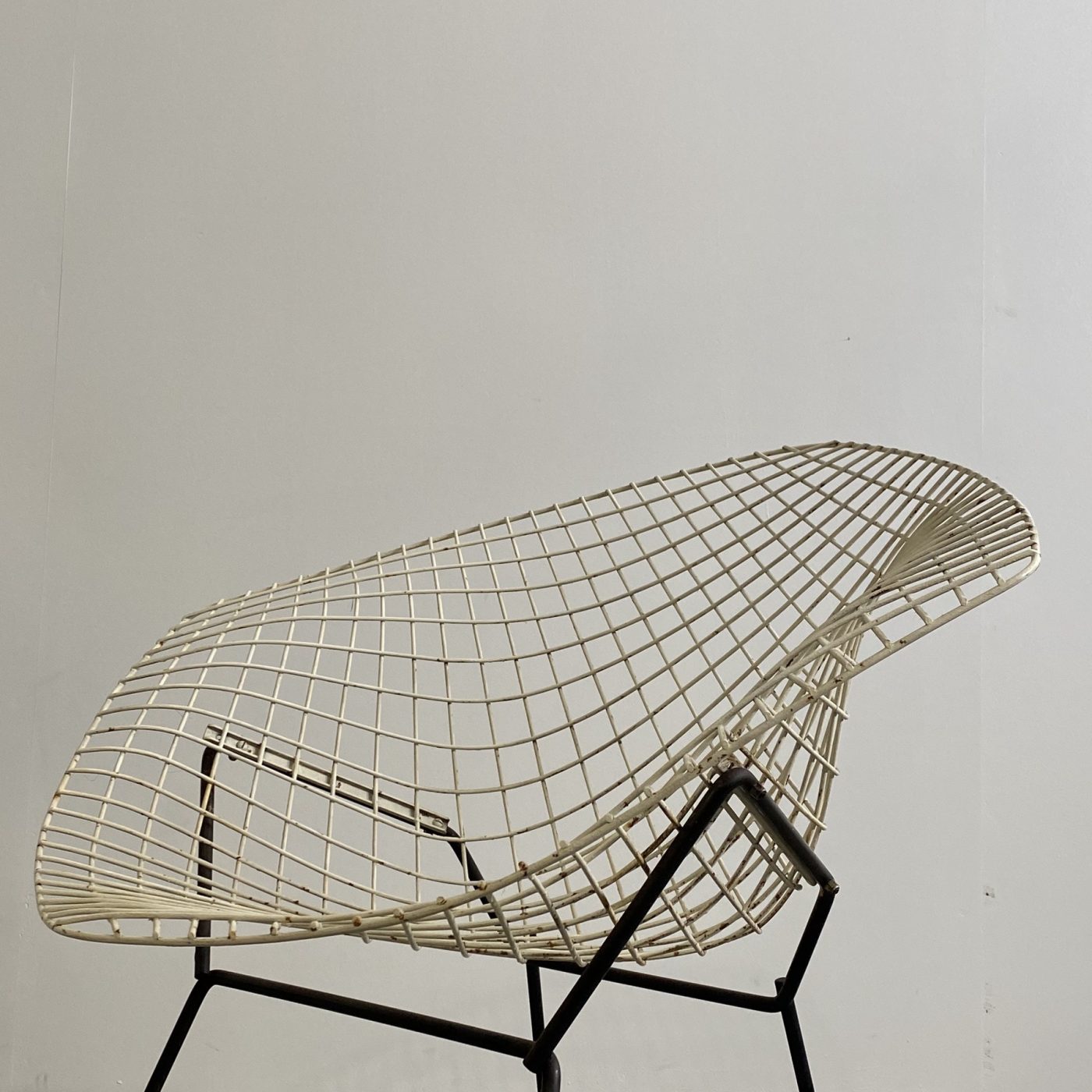 objet-vagabond-bertoia.armchairs0004