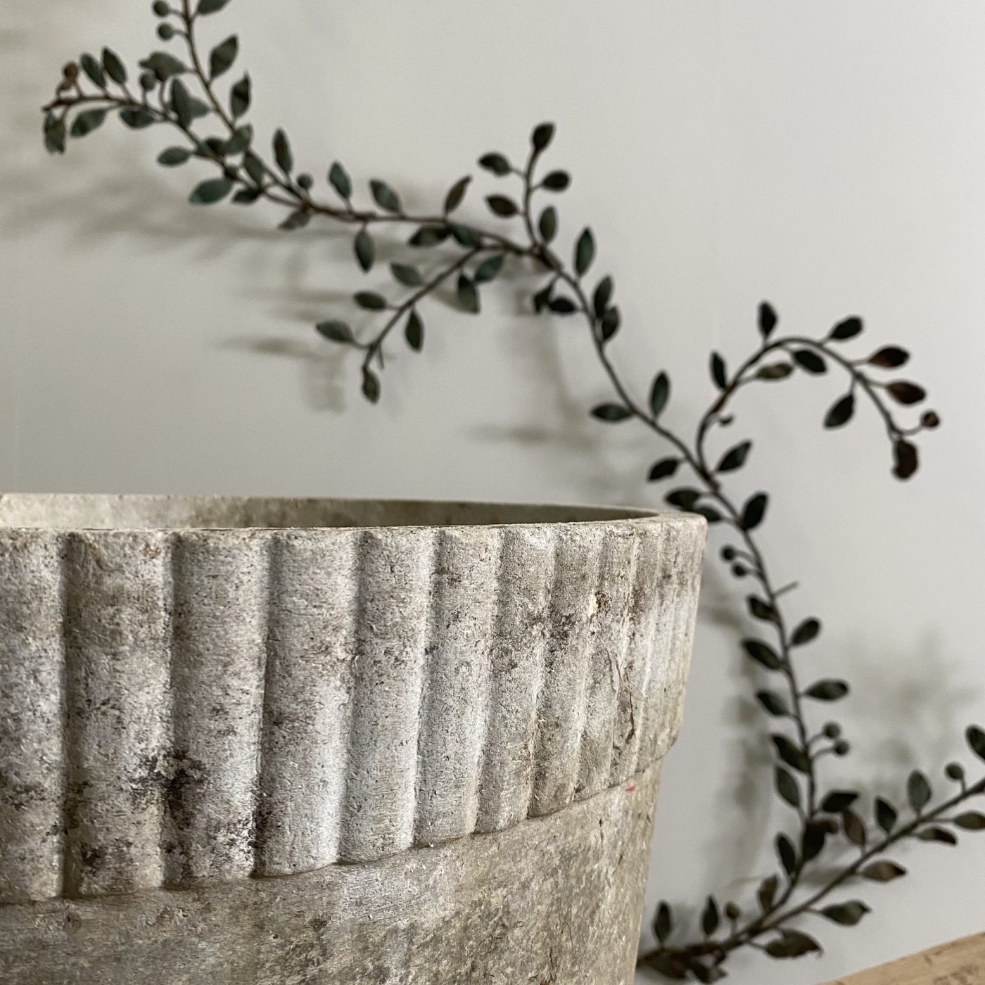 objet-vagabond-concrete-planter0000