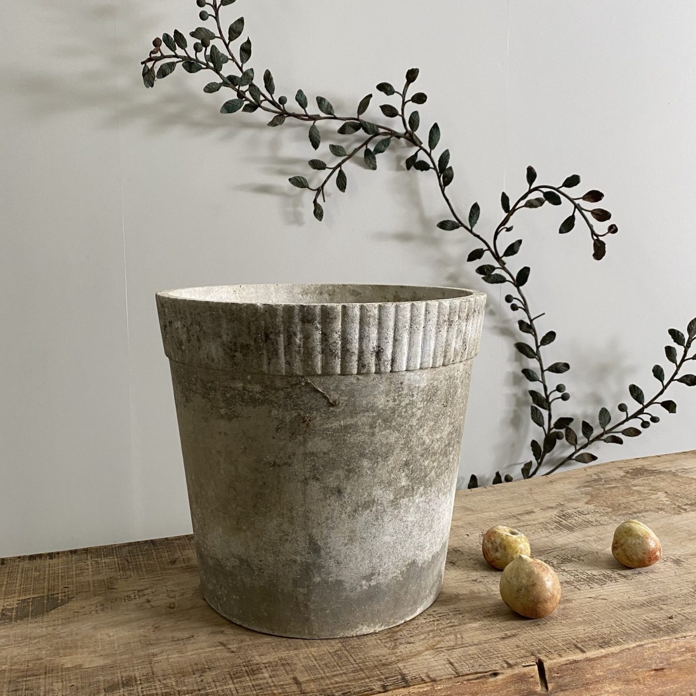 objet-vagabond-concrete-planter0001