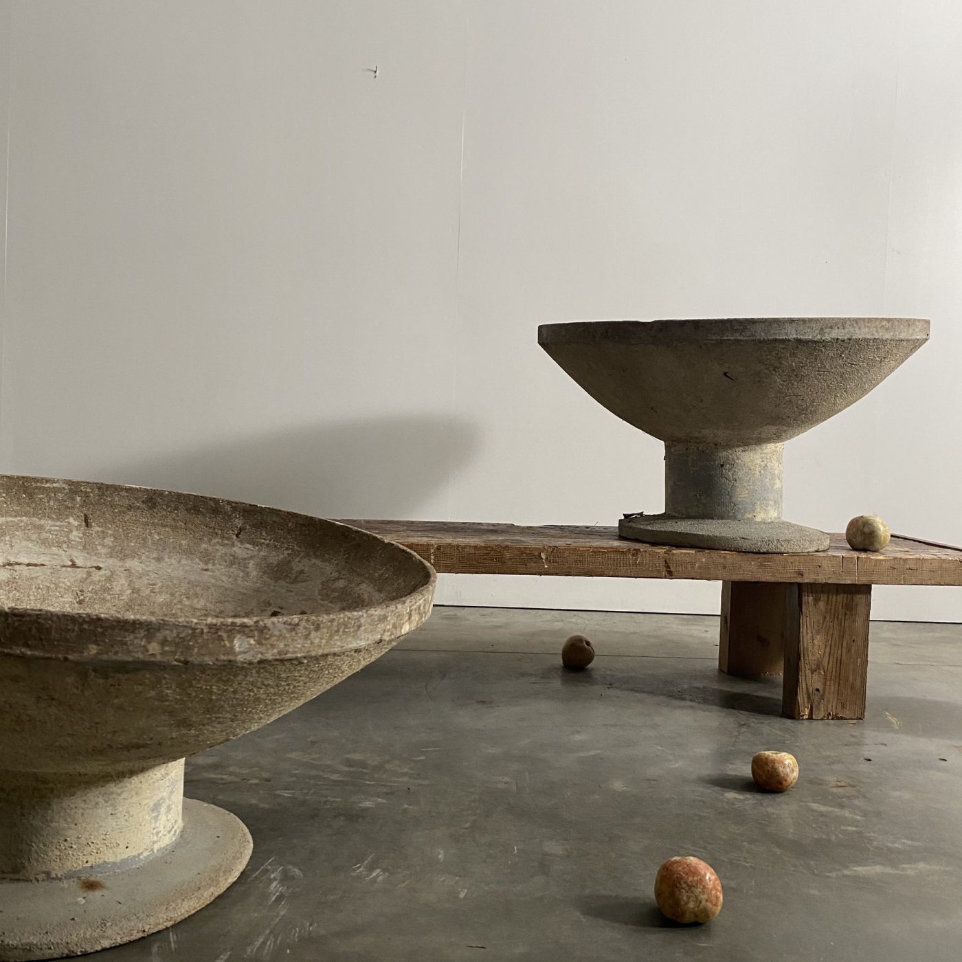 objet-vagabond-concrete-planters0000