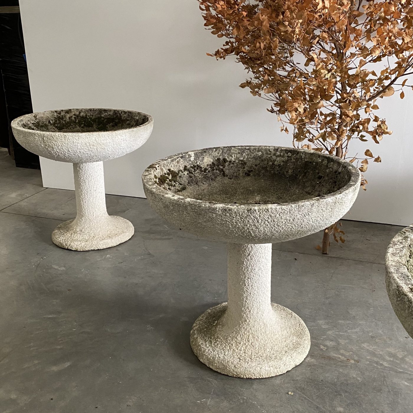 objet-vagabond-concrete-planters0000