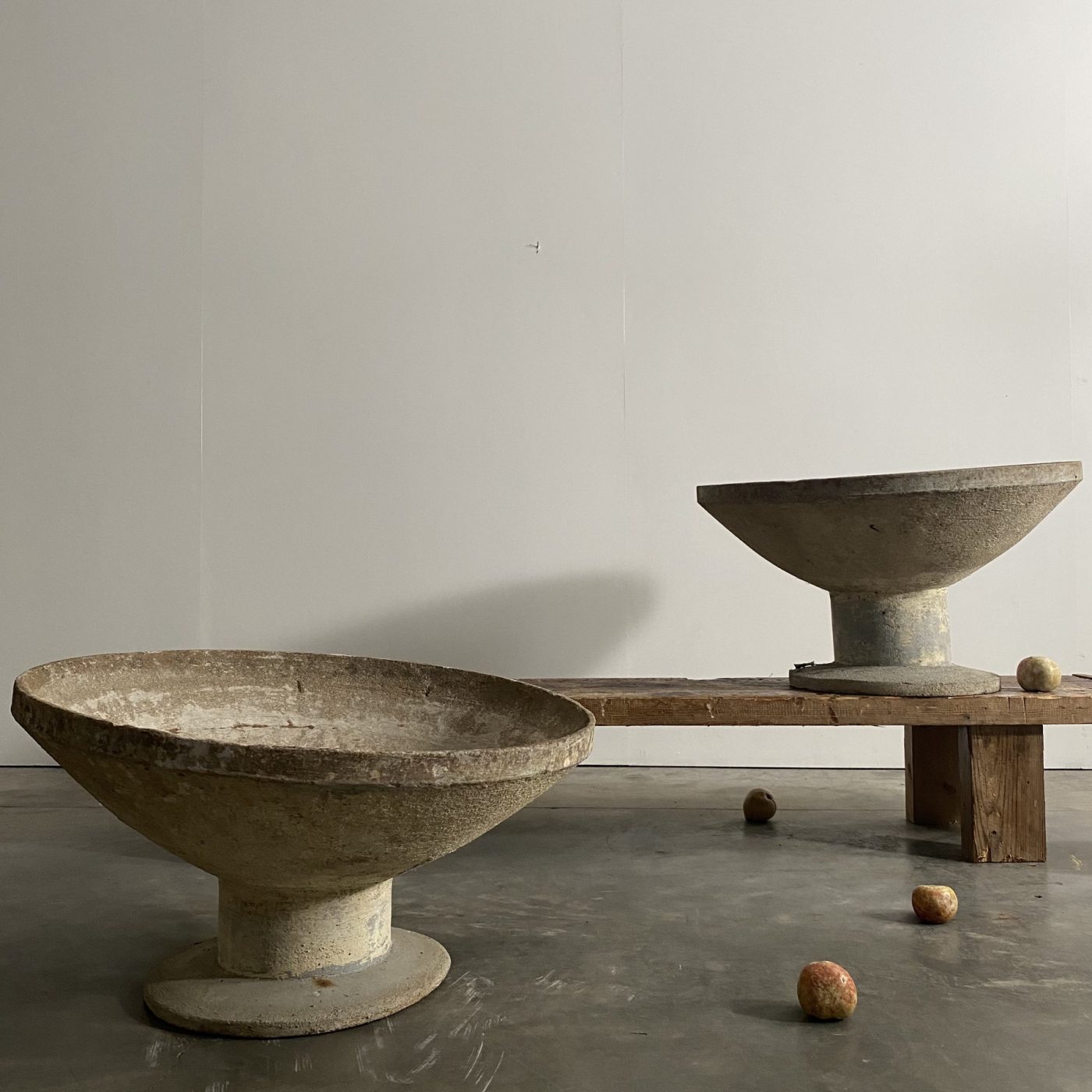 objet-vagabond-concrete-planters0001