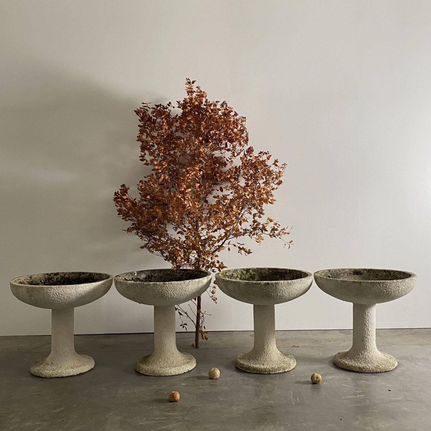 objet-vagabond-concrete-planters0001