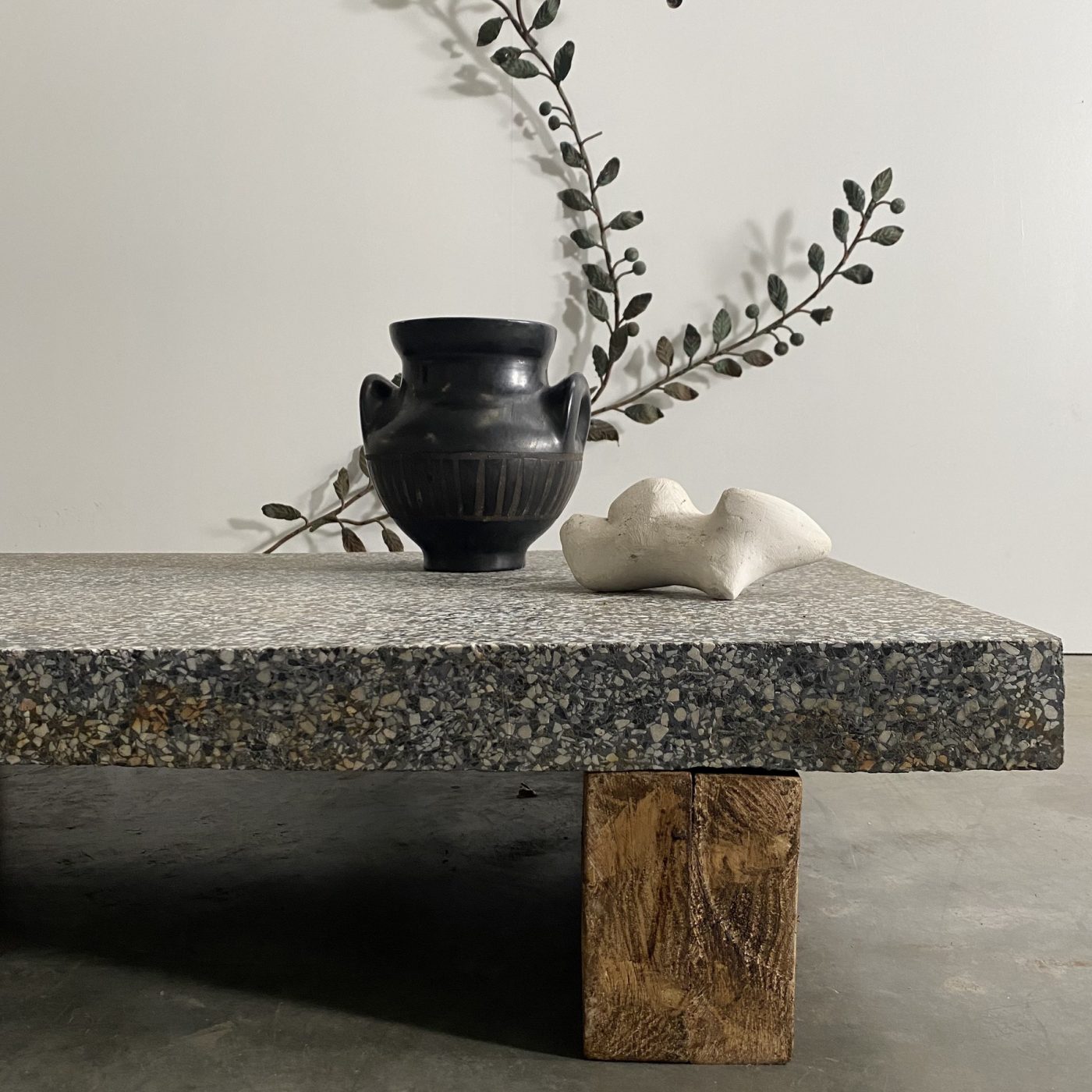 objet-vagabond-granito-coffeetable0000