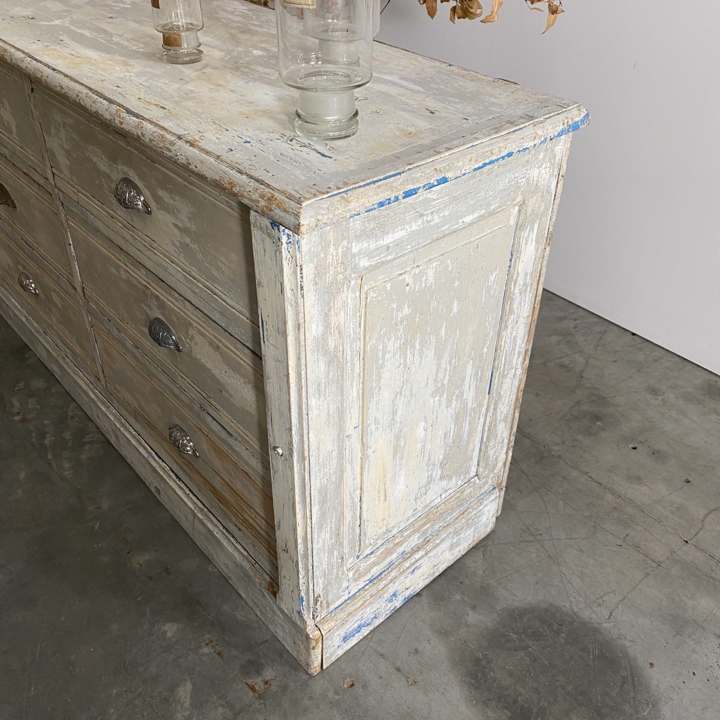 objet-vagabond-painted-chest0006