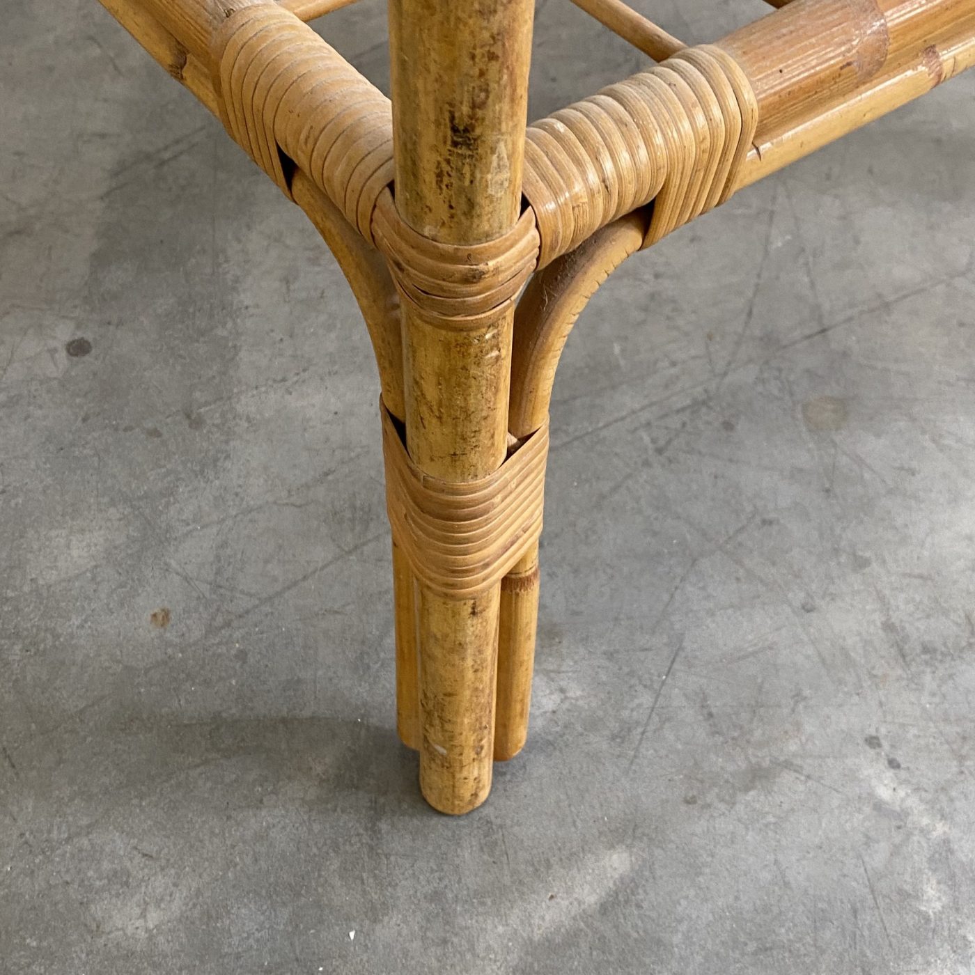 objet-vagabond-rattan-table0002