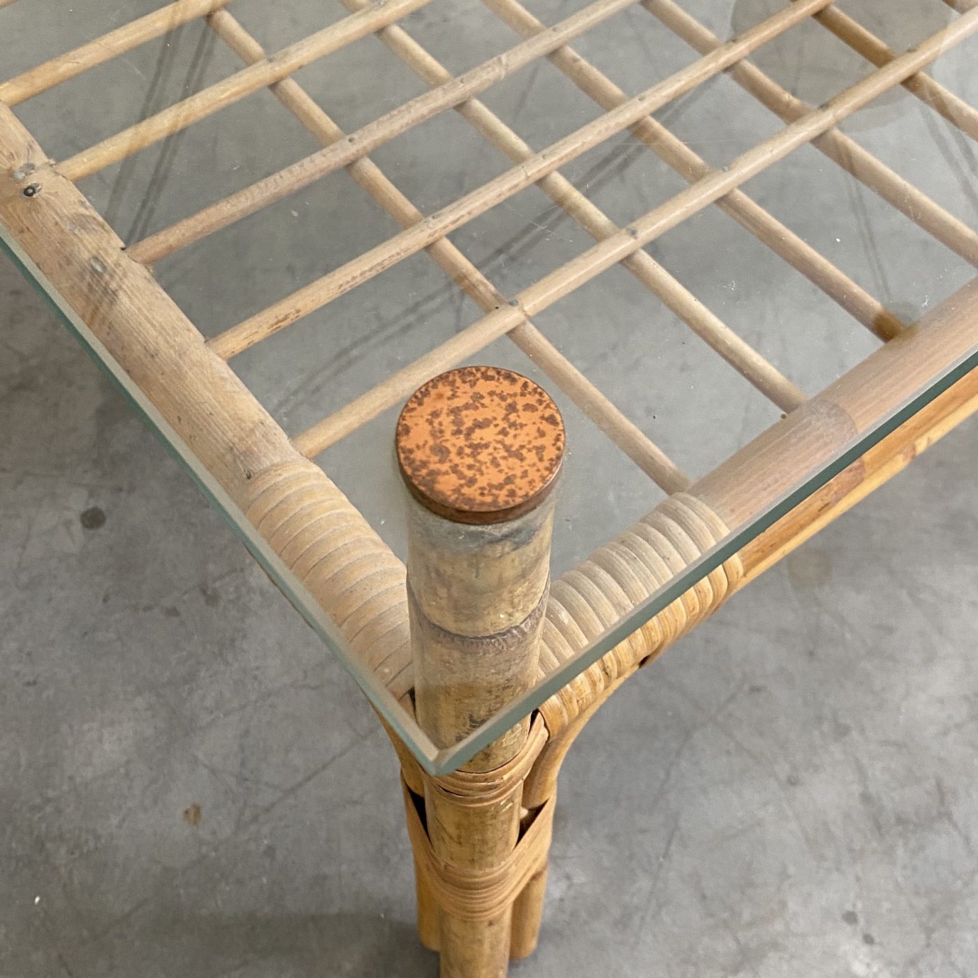 objet-vagabond-rattan-table0003