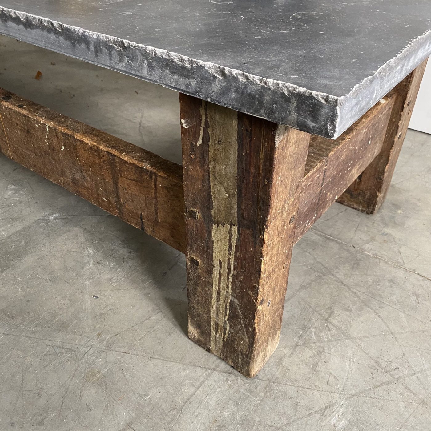 objet-vagabond-stone-table0003